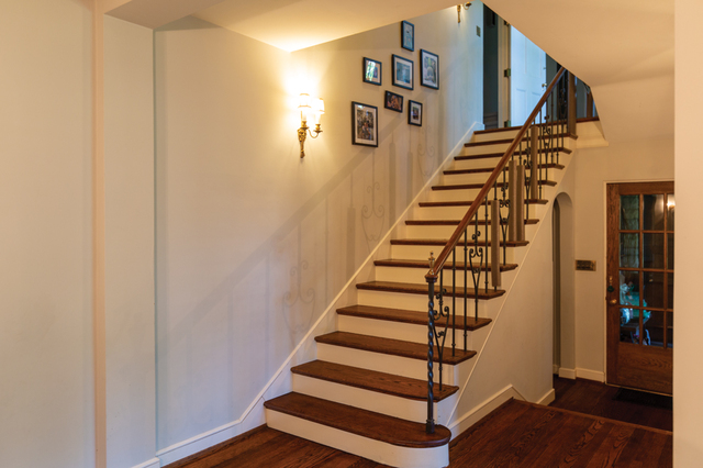 Contemporary photograph of main staircase of Bernet House, 19300 Shaker Boulevard