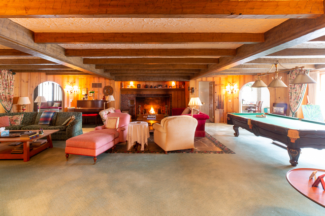 Contemporary photograph of family room of Roundwood Manor, 3450 Roundwood Road