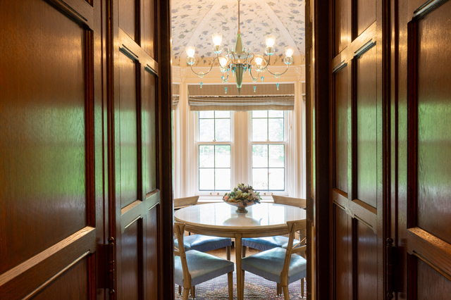 Contemporary photograph of the entrance to the breakfast room at the Van Sweringen mansion