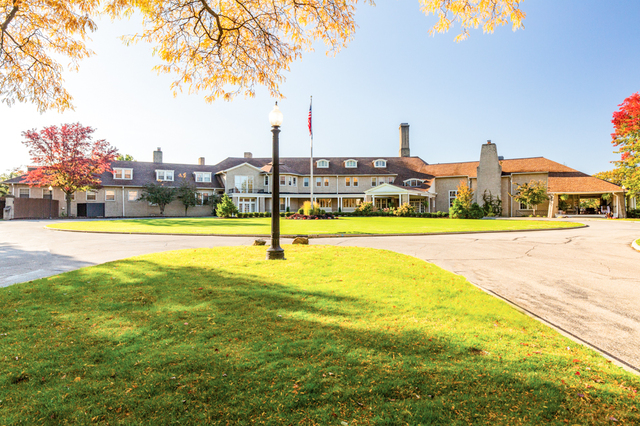 Contemporary photograph of front elevation of Shaker Heights Country Club