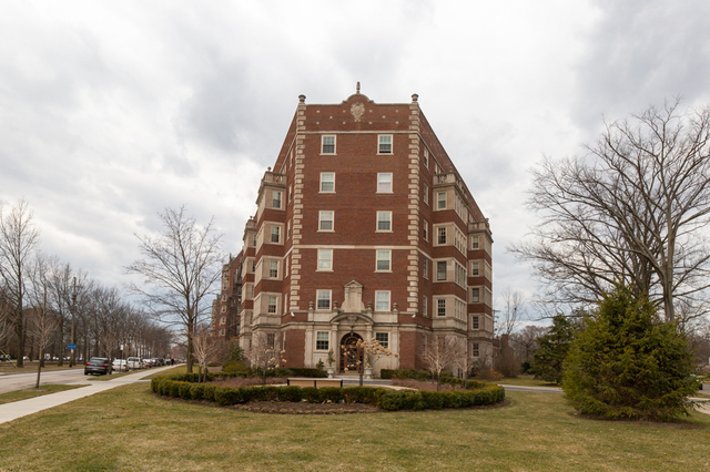 Contemporary photograph of Pointe Building at Moreland Courts apartment complex