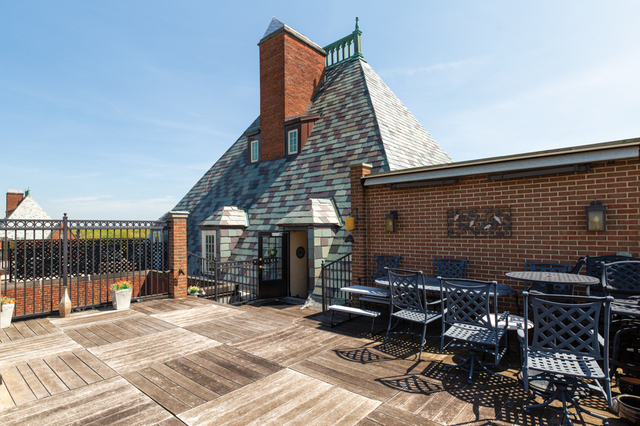 Contemporary photograph of West Tower deck at Moreland Courts apartment complex